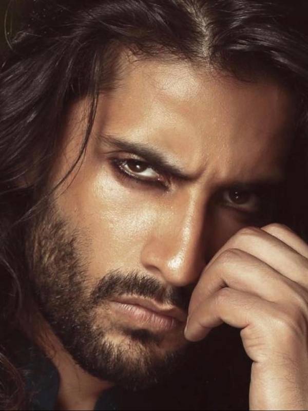 “I don’t think I’ll ever win an award in Pakistan’ – Model Champ Imi talks about making his mark internationally, local fashion and the notorious modeling casting couch