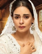 “I really don’t want to get involved in this sort of controversy.” Nausheen Shah on Yasir Hussain and Vasay Chaudhry’s talk-show jibes towards her