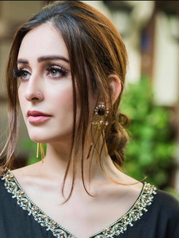 ‘Qayamat’ and ‘Chupke Chupke’ star Sidra Niazi: “I started off with small roles so that I could learn and less people would notice if I mess up!”