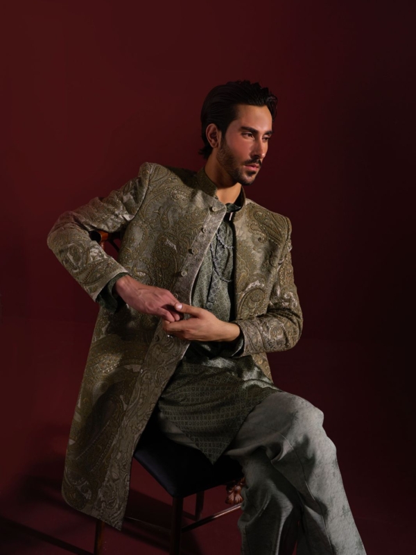 Meraki by Republic by Omar Farooq – a tale of a million French knots